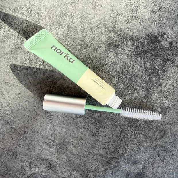 【Qoo10話題】梅雨・夏の湿気＆汗による髪悩み「narka フレッシュセバムヘアマスカラ」レビュー