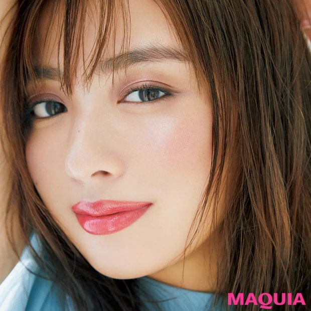 【夏タイプのベストメイク】シアーな青みリップ&くすみシャドウで大人の可愛…