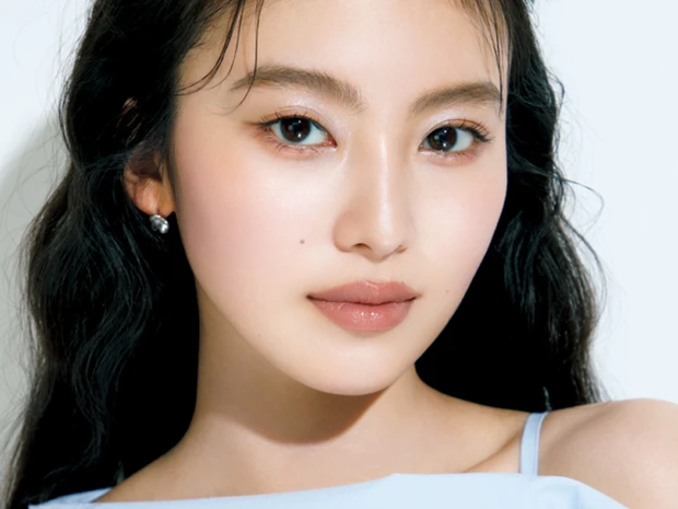 「透明感＝白さ」じゃない。長井かおり流、クリアな肌のつくり方。透明感仕込みコスメも公開！