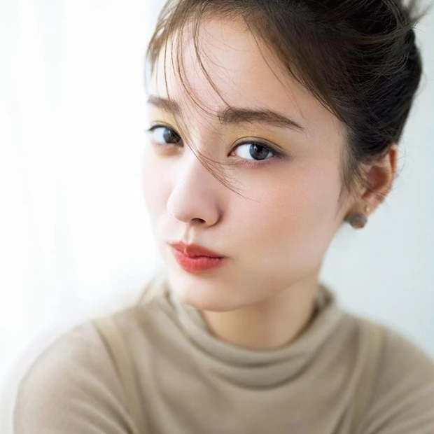 【8位】コスメ好き同士でランチ女子会♪ 話題の中心になれる旬顔メイクにトライ!【みんベス受賞コスメでメイクレッスン】