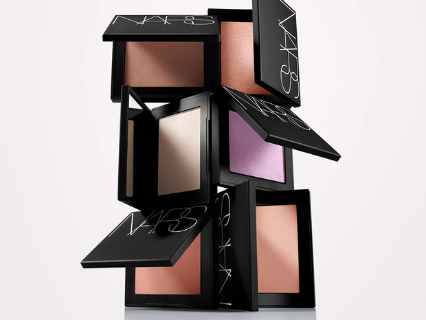 NARSの大人気チークからアジア限定シェードの新7色が発売【秋新色コスメ2025】
