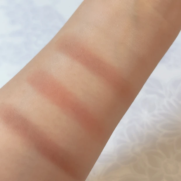 トムフォード アイ カラー クォード 01Rのスウォッチ①