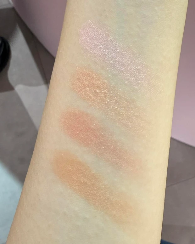 エトヴォス ミネラルクラッシィシャドー スウォッチ