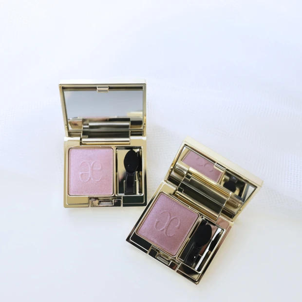 【新作アイシャドウ】エレガンス「プレジール アイズ」で叶える透明感♡ブルベさんに推しカラー2選