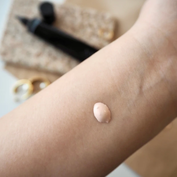 【2021.02.05本日発売】KANEBO新作ファンデーション［メルティフィールウェア］は美しい素肌のような自分色の光が巡るファンデーション！_12