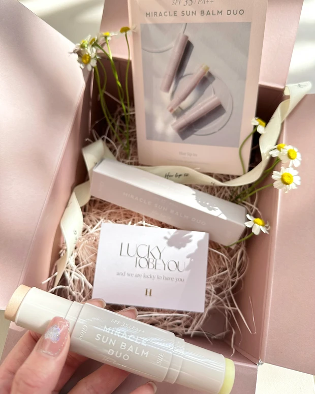 💎🌞🤍✨🌸
小嶋陽菜さんの本気✊🏻
Her lip to BEAUTYの
【MIRACLE SUN BALM DUO】
を全力レポート🪄_2