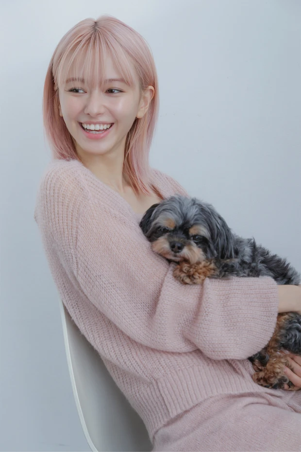 マキア　山本舞香　ヘルシー美活　山本舞香のBeauty Script　美ネタ　オフショット　愛犬　レッグケア