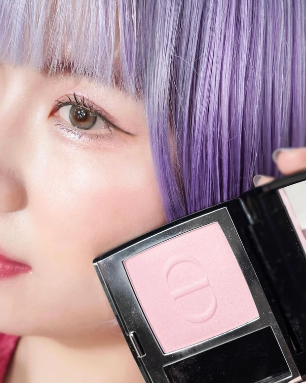 Diorのキラキラチークがかわいすぎる！「ディオールスキン