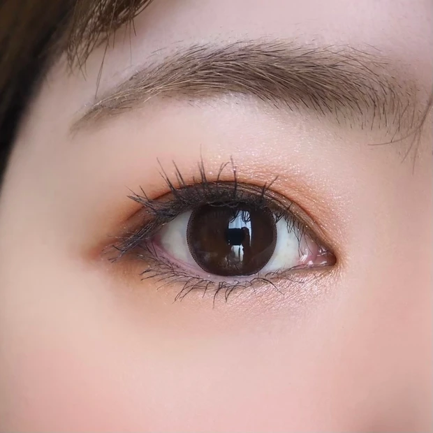 SNIDEL BEAUTY(スナイデルビューティー)アイデザイナー05Independentを使ったアイメイク