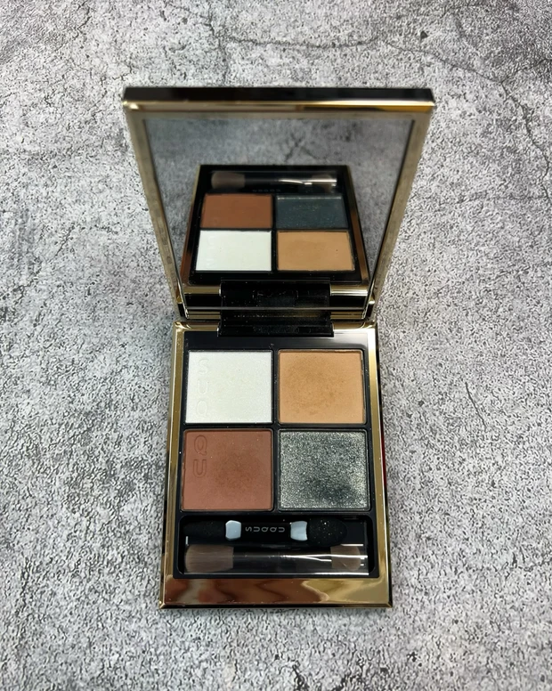 SUQQU シグニチャーカラーアイズ　胡桃染