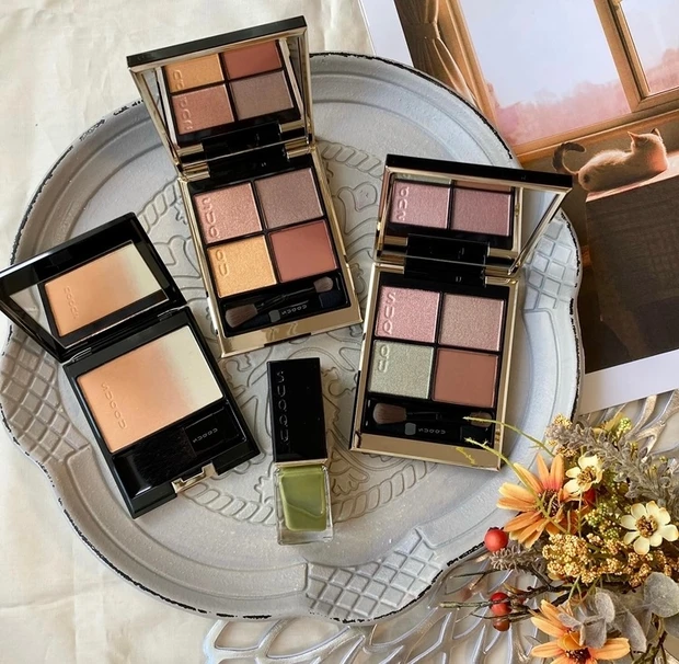 【自己紹介♡】
9年目に突入!!『限定♡』『キラっ、ツヤっ』コスメに目がない、MAQUIAインフルエンサーえりです。_3_2