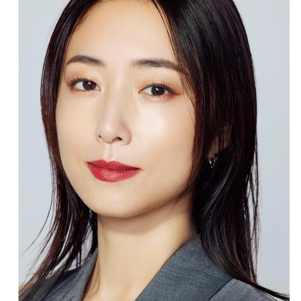 【2位】MEGUMIさん愛用のメイク＆ベースアイテム。NARS、スック、スナイデルなど気になるブランドだらけ！