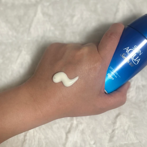 スキンアクア ヒアルロンセラムUVのテクスチャー、使用感は？