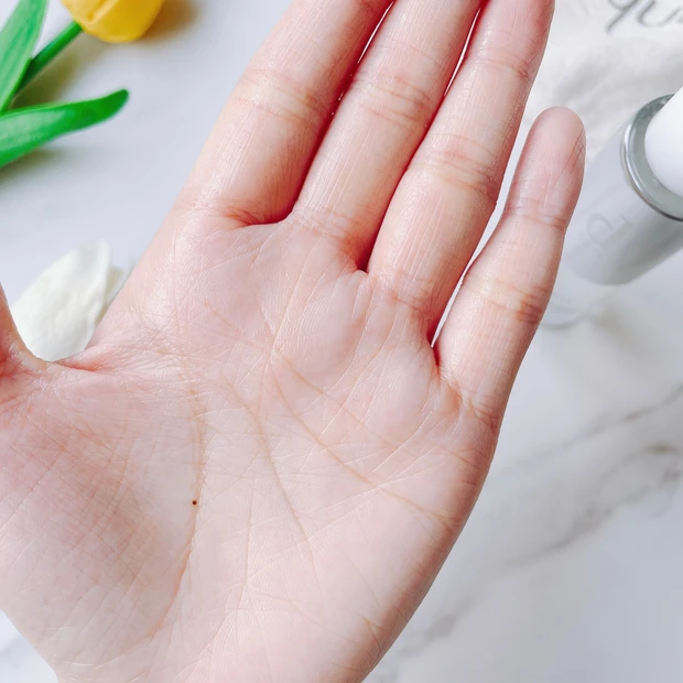 【20代美容オタクのポーチの中身】持ち運びコスメは最低限！この春の激選コスメをご紹介☆_3_2