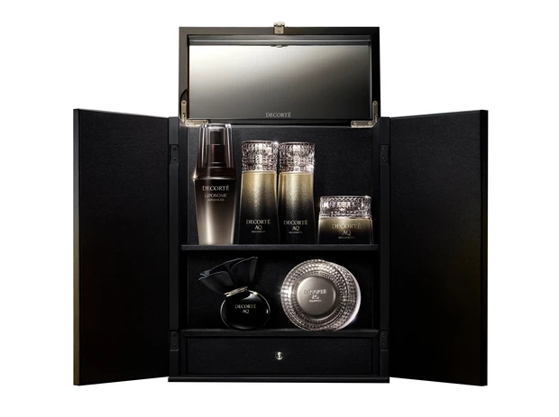 コスメデコルテ クリスマスコフレ2025 マルセルワンダース 収納ボックス 開いた状態