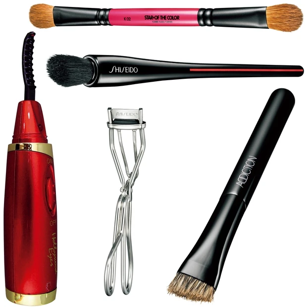 ポイントメイクが落ちない！ 美プロが手放せない神ツールを大公開