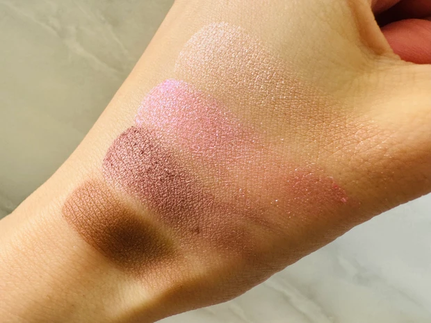 ルナソルのアイカラーレーション EX36 Stardust Skyのスウォッチ