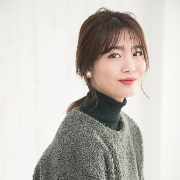 今シーズントレンドのボアトップ×ねじりツイストで、上級カジュアルスタイル