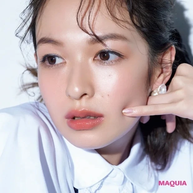 長井かおりさんが注目! 夏のプチプラコスメ_うるうる感を守るツヤ系ティント