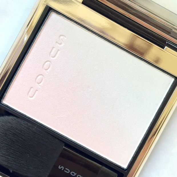 SUQQU ブラーリングカラーハイライター 101 夢見艶はイエベ・ブルベ問わず使いやすい