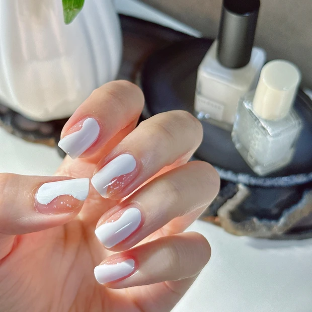 ホワイトアレンジネイル