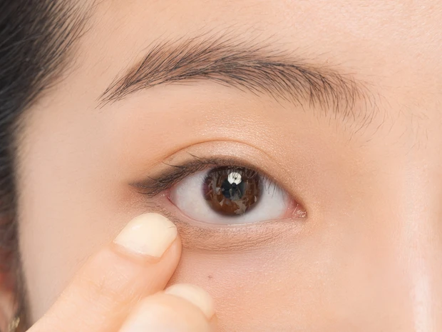 自然な仕上がりが今っぽい！ 大人の涙袋メイクのつくり方_5