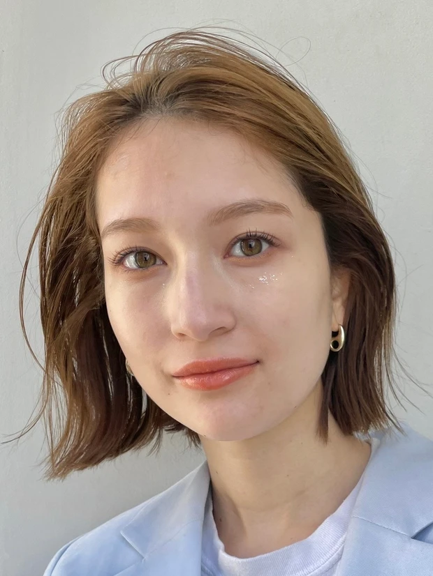 ヘアカタログ　ボブ　ボブヘア　かきあげ　前髪　正面