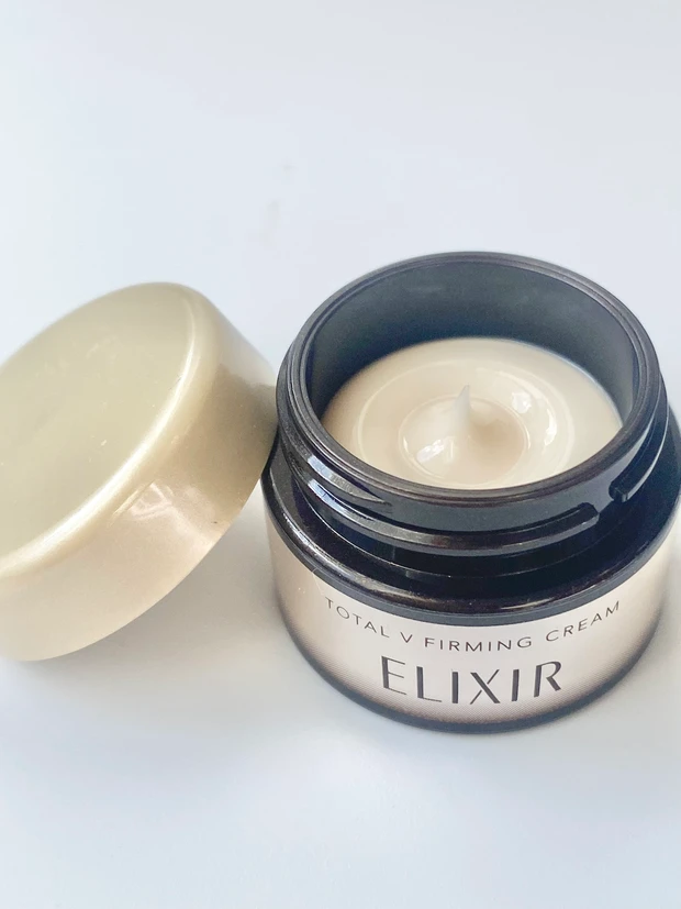 エリクシール　トータルVファーミングクリーム