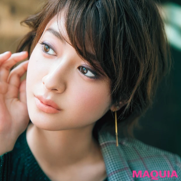 渋紫色パレットで知的な色気を！ 岡野さんが提案する最旬オフィスメイク