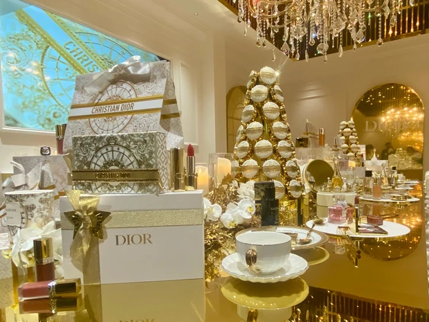 【DIOR ディオール ホリディイベント】THE BALL OF DREAMS
〈夢の舞踏会〉豪華な空間で非日常体験！_6