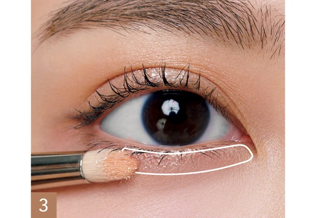 アイメイク 二重 長井かおり 下まぶたに陰影を