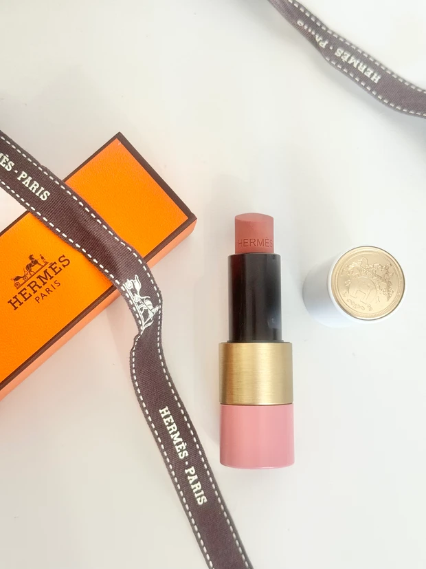 【エルメス】ギフトにも最適な憧れリップ！色選びの参考にも。(ローズ ア レーヴル)_2