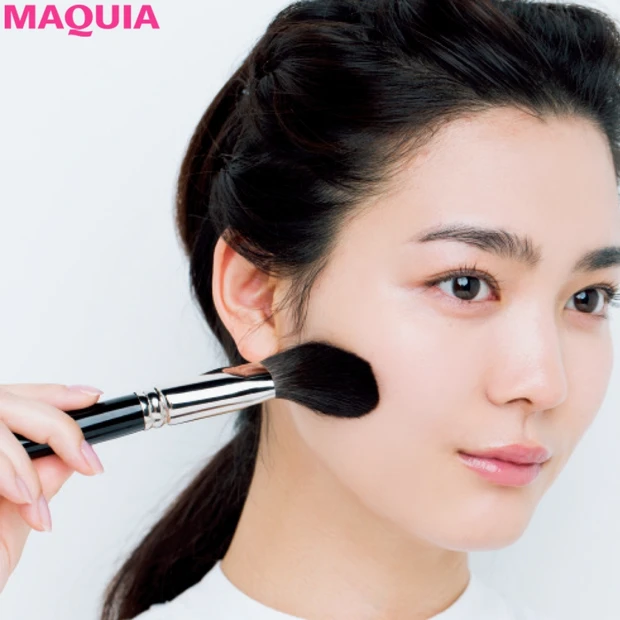 パウダーを制してメイク上手に！ 長井かおりさん直伝・キラキラお粉の塗り方…