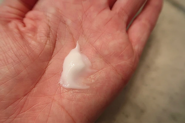 【美容賢者の友利新先生も大野真理子さんもオススメ！美白有効成分「4MSK*1」配合のプチプラスキンケア】アクアレーベル トリートメントミルク＆スペシャルジェルクリーム EX_6_1