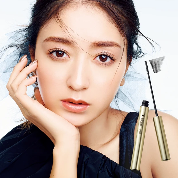 エレガンスからアメイジングなマスカラ、誕生