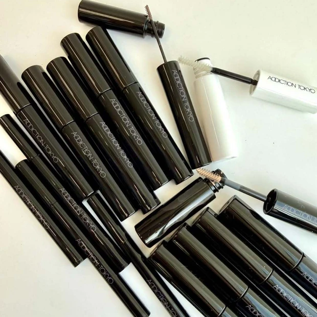 【アディクションの新作アイブロウ4種】全色スウォッチ付き！ フレッシュで繊細な眉に