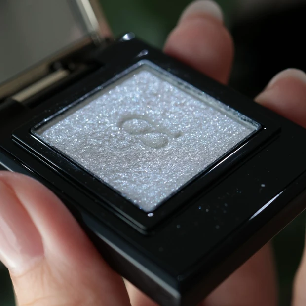 Moeセレクト7選。海外旅行に厳選持参。ミニマムポーチで語る2025年ベスコス_4