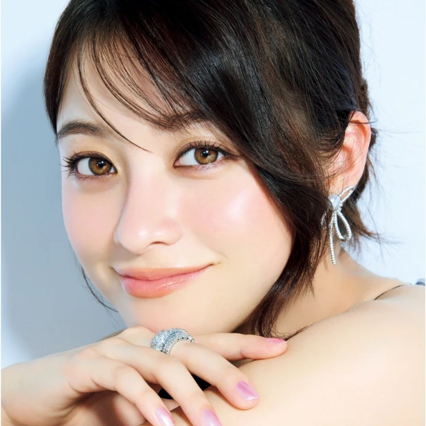 【橋本環奈さん】<br>9月号通常版 表紙メイクHOW TO