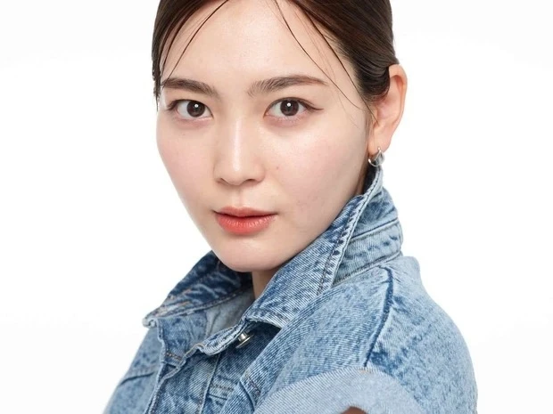 ハイライトでゴージャスなツヤを纏って立体感をプラス_