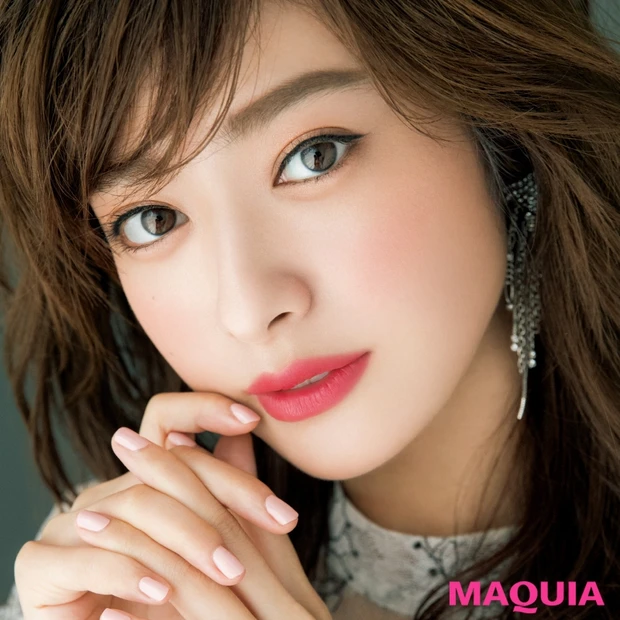 骨格にも赤を仕込む！ 岡野瑞恵さん流・質感違いの赤を重ねたドラマティック…