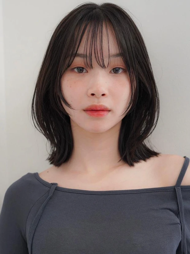 冬 ヘアカラー 暗め ラベンダーブラウン ロブ