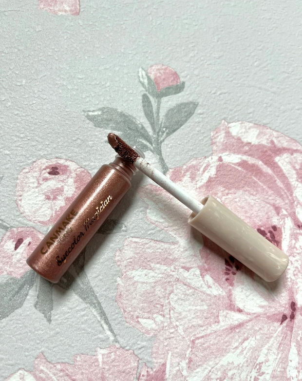 【まぶたにのせるとサラサラ変化まるで魔法🧙♀️🪄】リッチな輝き続くリキッドアイシャドウ キャンメイク アイカラーマジシャンから待望の新色&限定色が登場!✨
_3