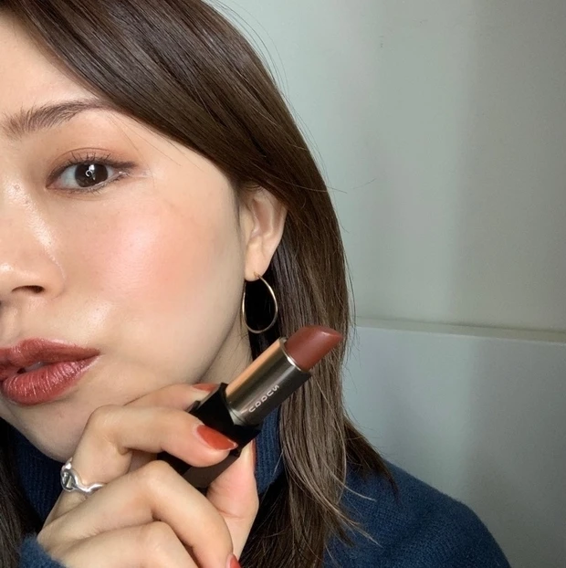 スック　SUQQU シアーマットリップスティック 07濃胡桃　ブラウンリップ