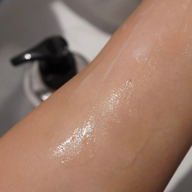 MAQUIAインフルエンサーの『TAMBURINS(タンバリンズ)』おすすめアイテム シャワーリーボディ ボディローション NIMBUS 235mL