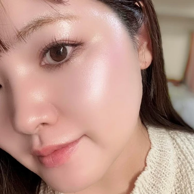 レイヤード フルリ チーク PK-1 ピオニーピンク ブルベのスウォッチ 口コミ