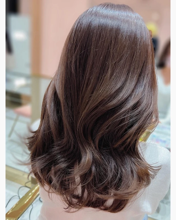 【骨格ストレート大優勝?!】くびれヘアで小顔見えする!話題の『ワンホンヘア』にしてみた_3
