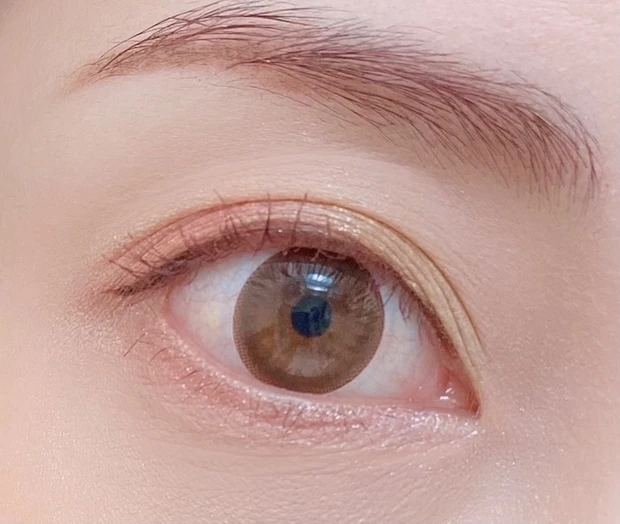 【クリスマスコフレ2021】【限定】発売当初欠品も、再入荷！《アンプリチュード 》アイシャドウパレットをスウォッチ&メイク。_7_1