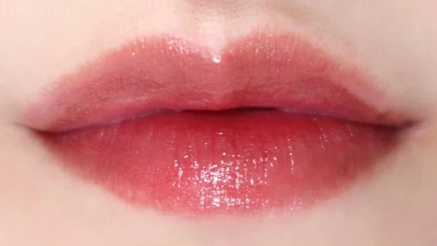 セザンヌ ウォータリーティントリップ 05 プラムレッド ブルベ