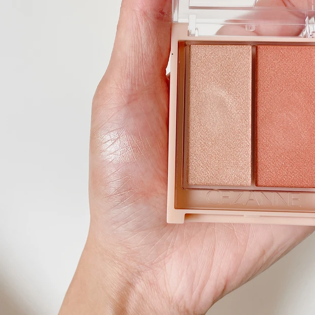 セザンヌ 01 アプリコットグロウ スウォッチ