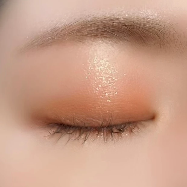 キャンメイク(CANMAKE)シルキースフレアイズ(マットタイプ)M01 シエナウッド アイメイク